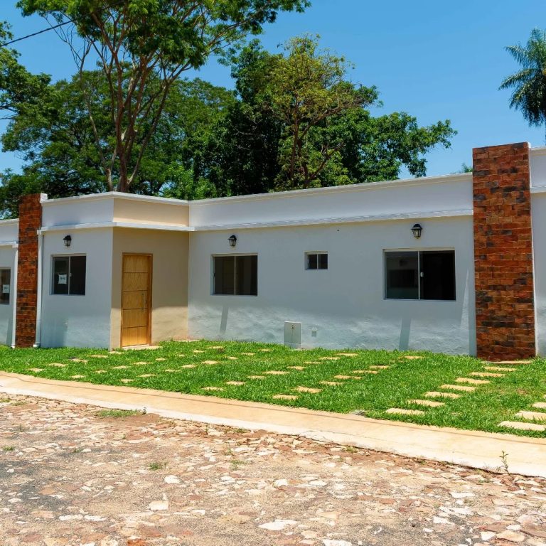 Chalet en venta en el barrio cerrado “El Bosque” – Luque