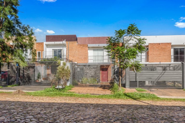 Duplex con piscina en Jardín de Oro – Luque