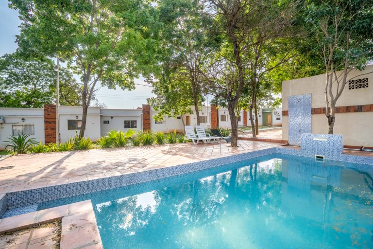 Chalet en venta en el barrio cerrado “El Bosque” – Luque