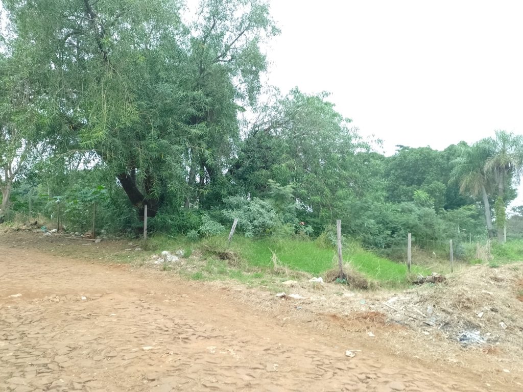 En venta terreno en esquina en el Barrio Rincón de Ñemby