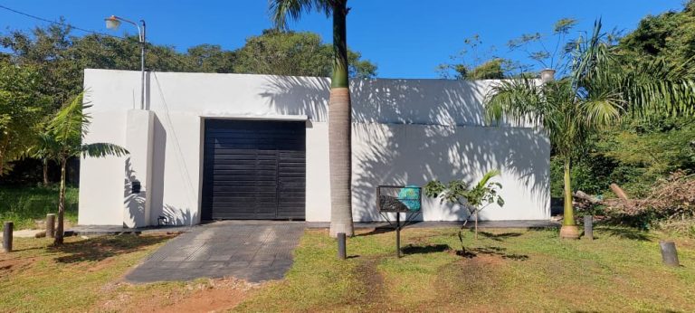 EN VENTA CASA EN AREGUA