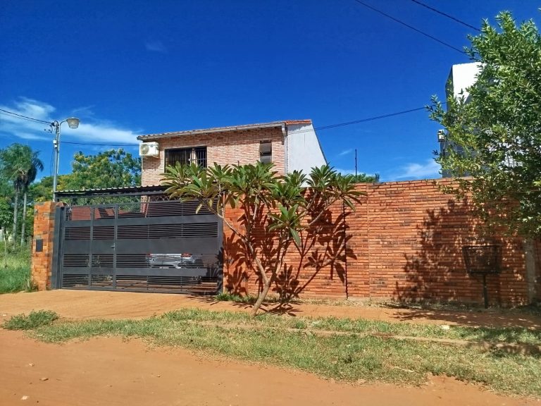 Casa en venta en Marambure – Luque