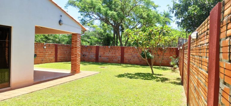 Casa en venta en Marambure – Luque