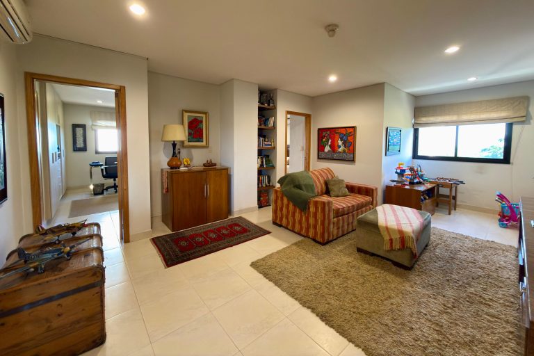 EN VENTA – Exclusivo Departamento – Barrio Mburucuyá