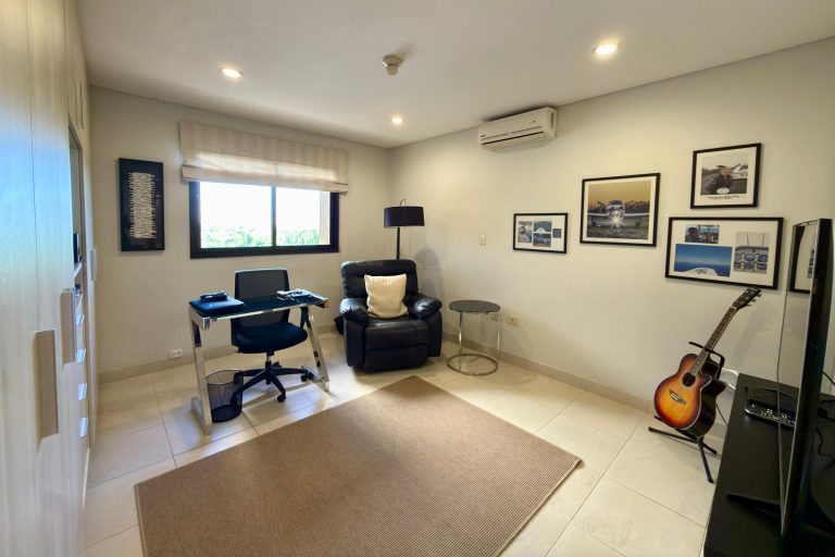 EN VENTA – Exclusivo Departamento – Barrio Mburucuyá