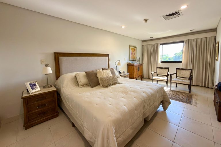 EN VENTA – Exclusivo Departamento – Barrio Mburucuyá