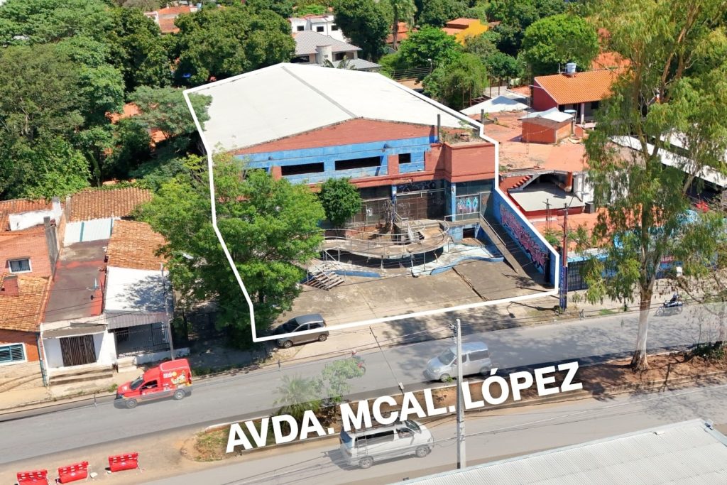 En venta terreno sobre la Avda. Mcal. Lopez