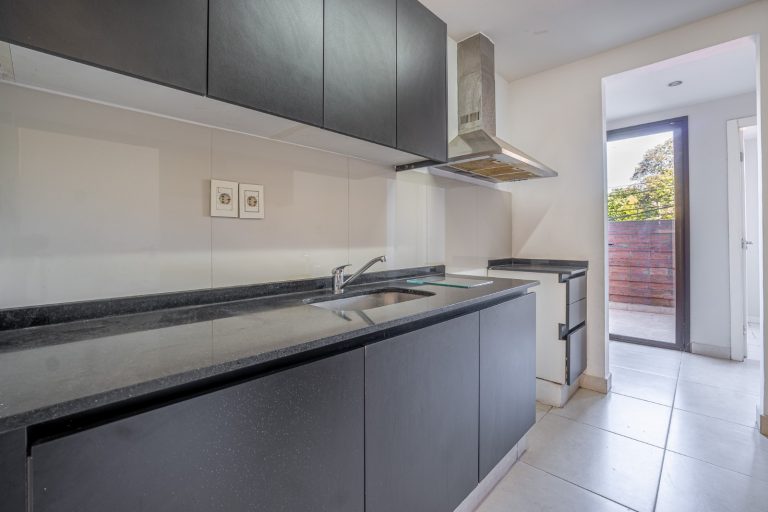 En venta departamento en Condominio Moravia