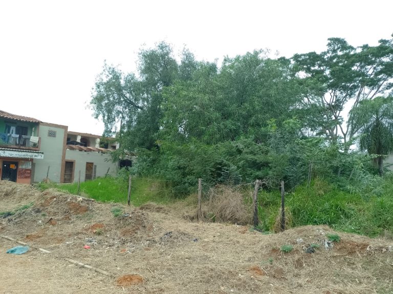 En venta terreno en esquina en el Barrio Rincón de Ñemby