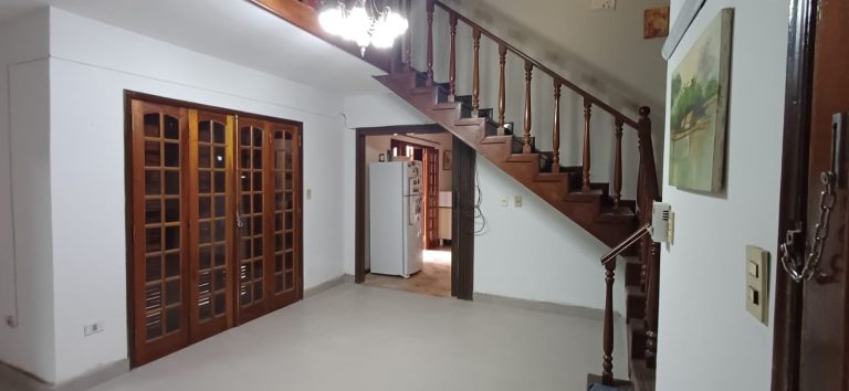 CASA EN VENTA -SAN VICENTE-SOBRE AV.GRAL SANTOS
